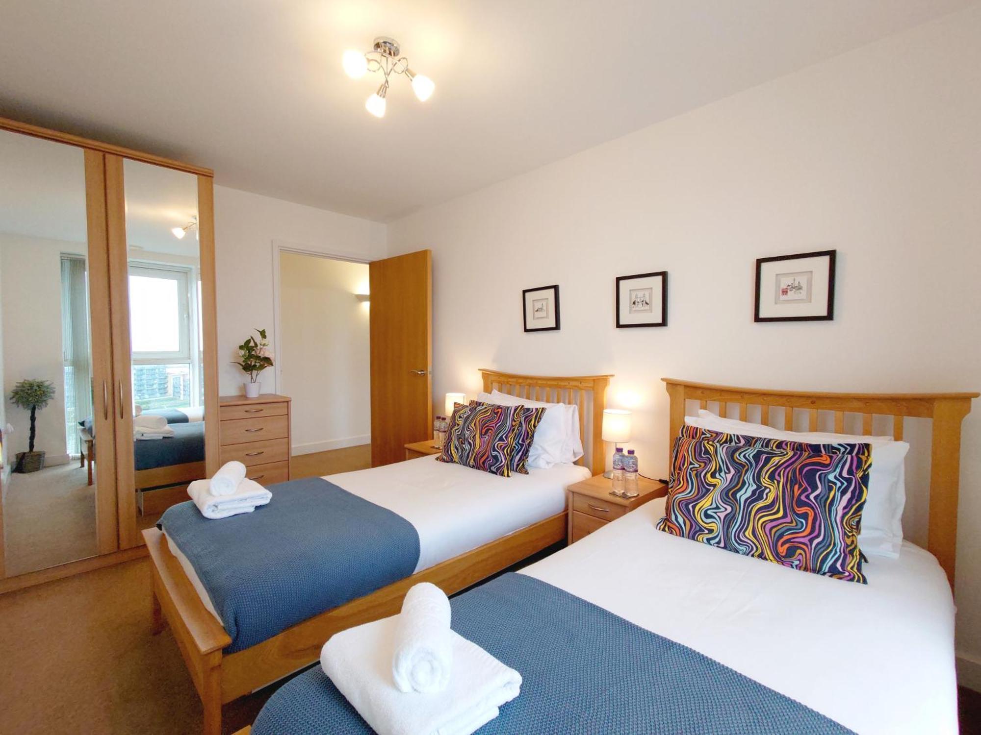 London Excel Stays - Three Bed Serviced Apartment Exterior photo